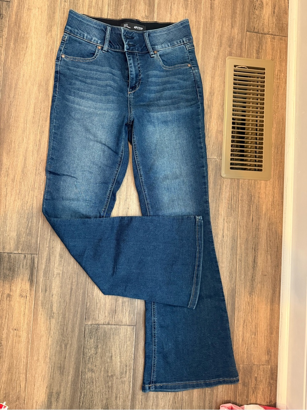 1822 Denim Women's Medium Blue Flared Jeans
